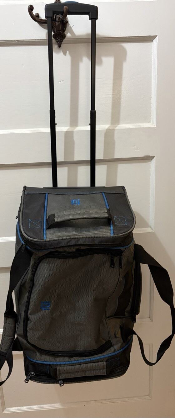 FUL Rolling Duffle 21”x12”x12” Carry On Gym Bag 2 Wheel Rolling Telescope Handle